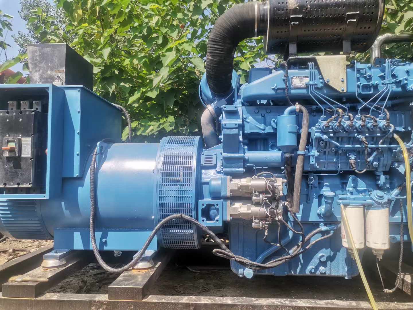 融安详细说明降低 800kW 柴油发电机输出电流波动的方法