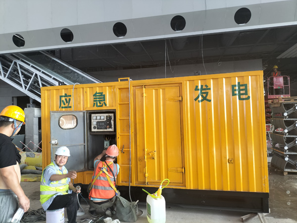 融安怎样判断空气滤清器是否需要更换？